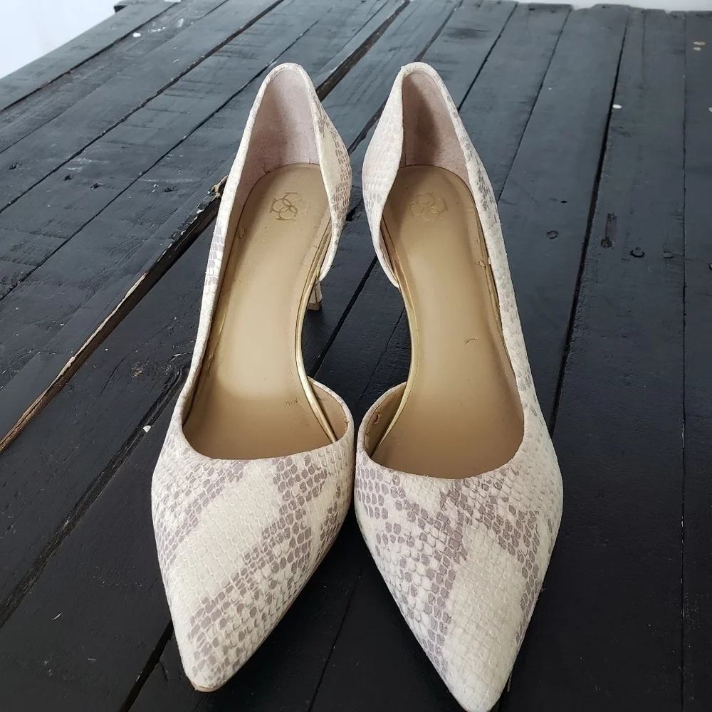 Ann Taylor Women's 9.5 Snakeskin Suede Pointed Toe Heels Beige Grey Cutout